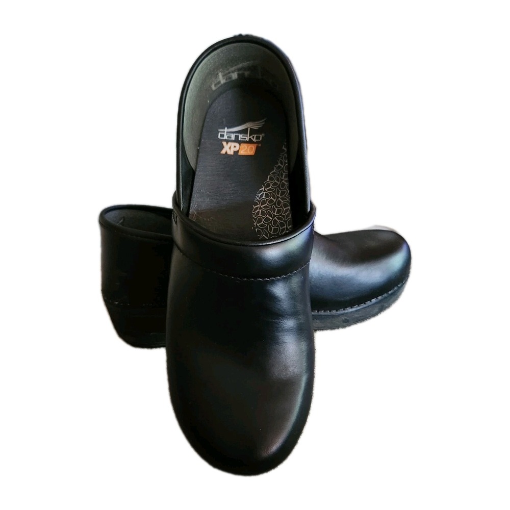 Dansko XP 2.0 Waterproof Black Clogs Women's 40 Slip Resistant Nursing